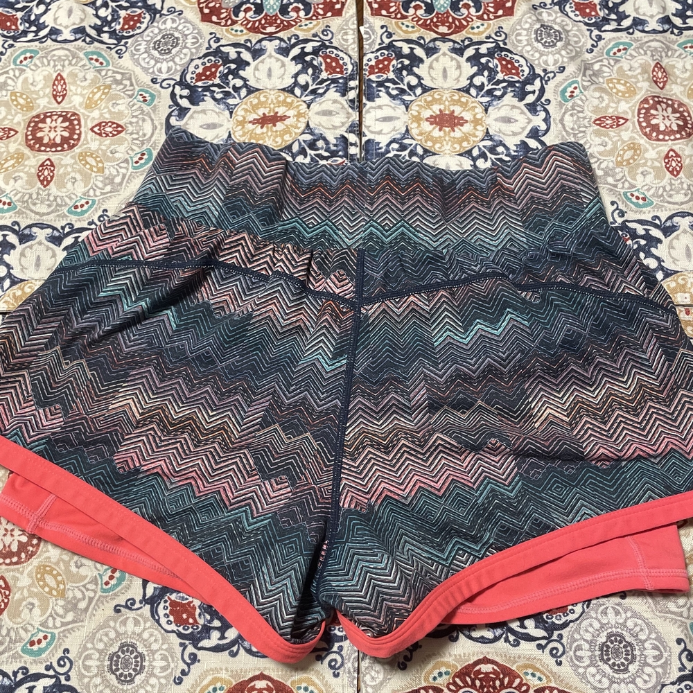 FABLETICS Women's Multicolor Zigzag Shorts